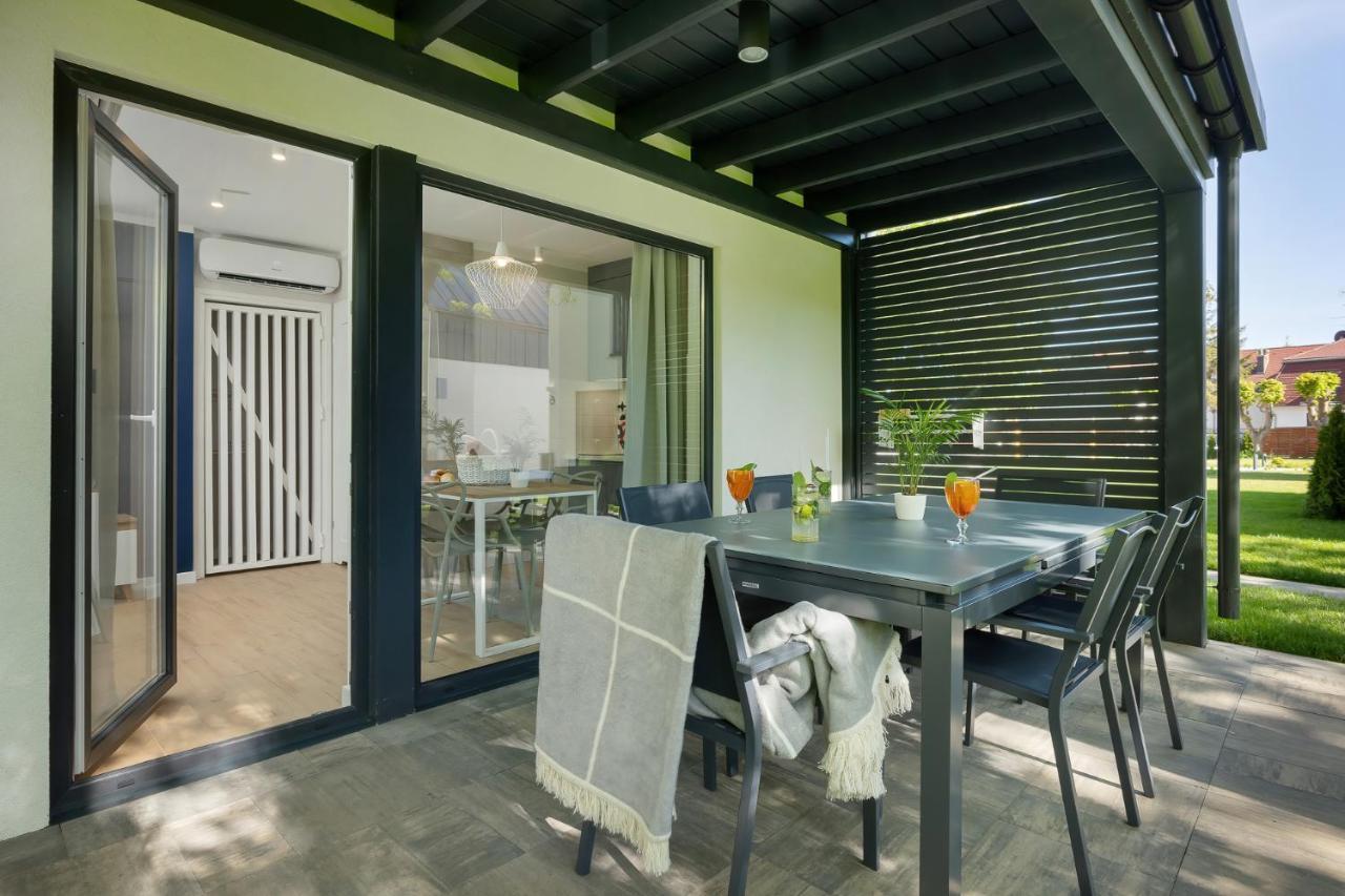 Domki Villa Hoff Resort Trzęsacz Kültér fotó